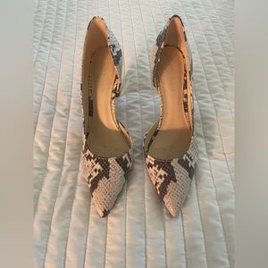 NINE WEST SNAKESKIN PRINT HEEL